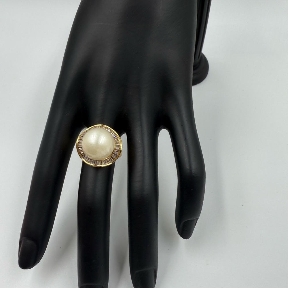 Elegant South Sea Pearl Ring